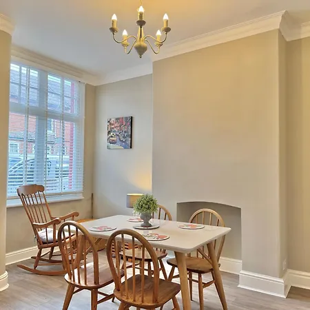 The Balmoral Close To The Racecourse * York