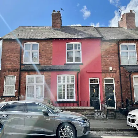 Holiday home The Balmoral Close To The Racecourse *