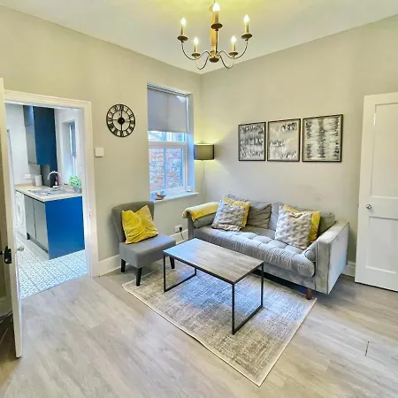 The Balmoral Close To The Racecourse *