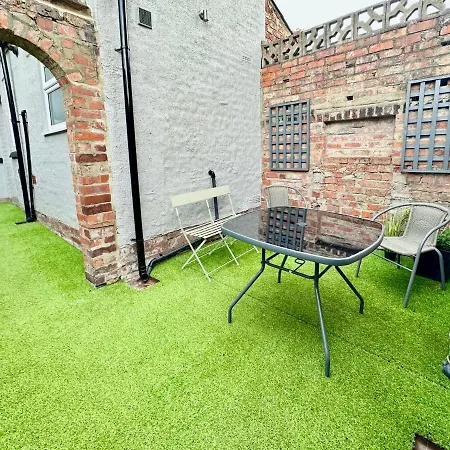 The Balmoral Close To The Racecourse